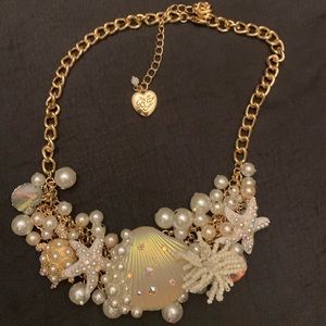 Betsy Johnson ocean seashells necklace